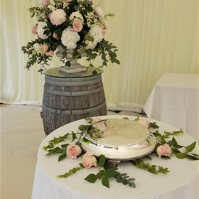 fwthumbCake Table Decoration.jpg